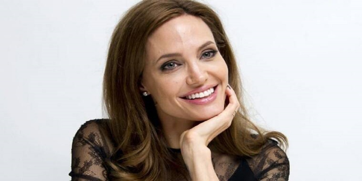 what-trait-did-angelina-jolie-inherit-from-her-mother-bol-news