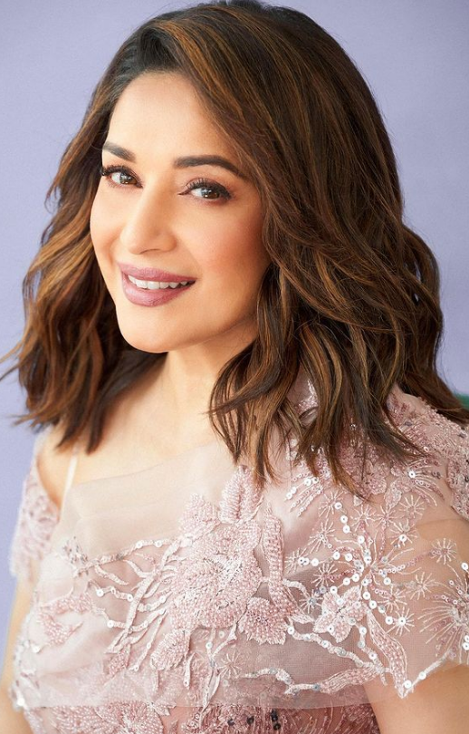 Watch Madhuri Dixit Flaunts Her Beauty In Her Recent Photoshoot Bol News Arts And Entertainment 