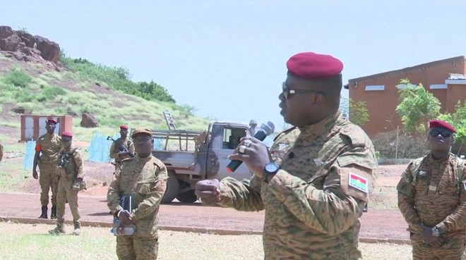 افریقی ملک برکینا فاسو میں سال میں دوسری مرتبہ فوجی بغاوت، آئین معطل