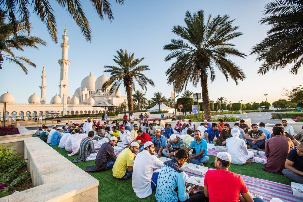 ماہ رمضان کی رونقیں، کہیں سحری تو کہیں افطاری