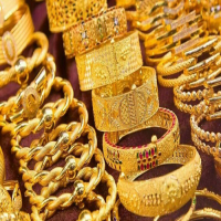 Gold price hits record high in national and intern...